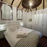 Casa Dos Falcoes De Construcao Tradicional