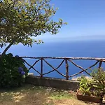 Casa Dos Falcoes De Construcao Tradicional Dom wakacyjny Fajã da Ovelha