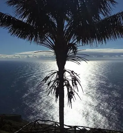 Casa Dos Falcoes De Construcao Tradicional *