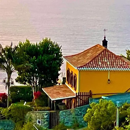 Casa Dos Falcoes De Construcao Tradicional Fajã da Ovelha