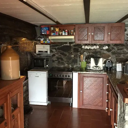 Casa Dos Falcoes De Construcao Tradicional Fajã da Ovelha