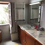 Casa Dos Falcoes De Construcao Tradicional *