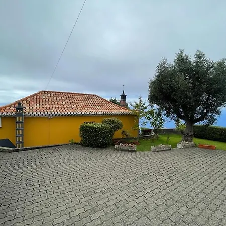 Casa Dos Falcoes De Construcao Tradicional * 法亚·达·奥韦利亚