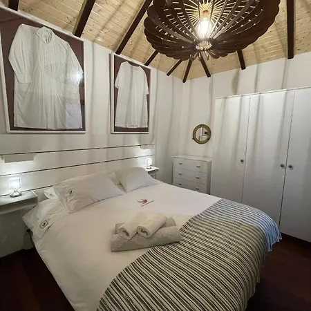 Casa Dos Falcoes De Construcao Tradicional