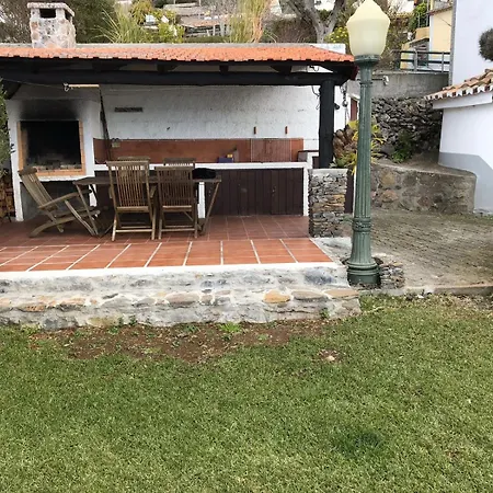 Vakantiehuis Casa Dos Falcoes De Construcao Tradicional Fajã da Ovelha