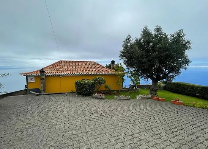 Ferienhaus Casa Dos Falcoes De Construcao Tradicional Fajã da Ovelha