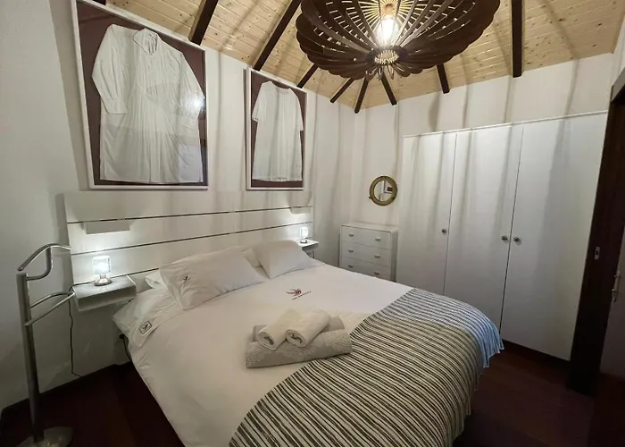 Casa Dos Falcoes De Construcao Tradicional