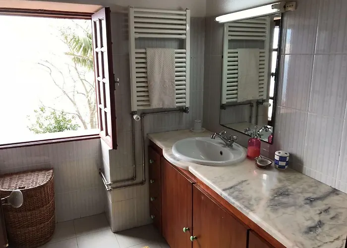 Casa Dos Falcoes De Construcao Tradicional *