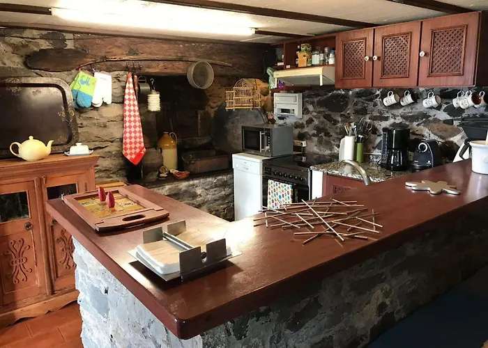 Casa Dos Falcoes De Construcao Tradicional *