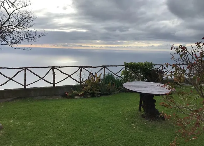 Casa Dos Falcoes De Construcao Tradicional