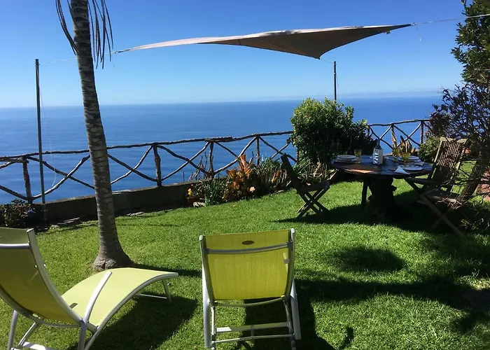 Casa Dos Falcoes De Construcao Tradicional *